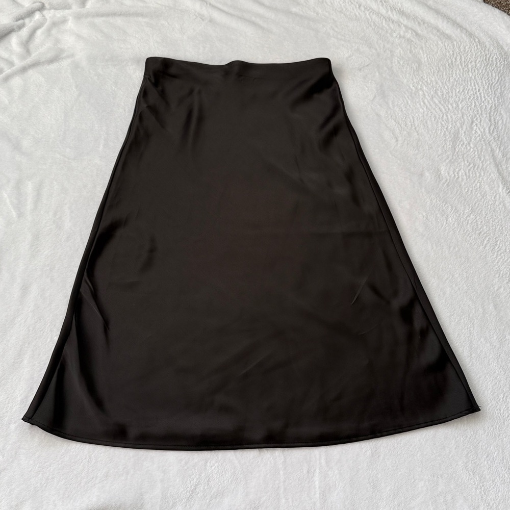 Rachel Zoe Black Satin Skirt Medium Sheen Classy Flowy Midi. Elastic waist band.